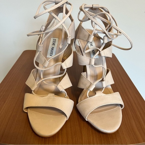 Steve Madden Light Cream Strappy Heels - Size 8 - 4-Inch Leather Heel - Picture 10 of 14